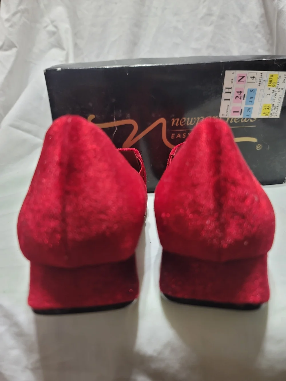 VTG Newport News Velvet Loafers Crimson Red Slip On Low Block Heel Size 9B NIB